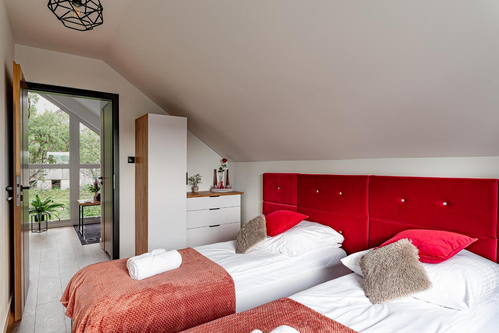 Na Roztoczu Aleja Lipowa B,g,j,k Sauna Jacuzzi Villa
